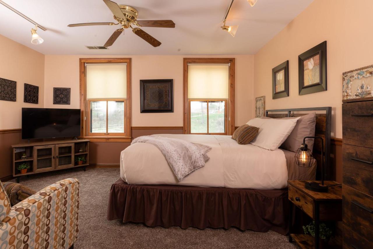 Riverboat Suites Galena Buitenkant foto