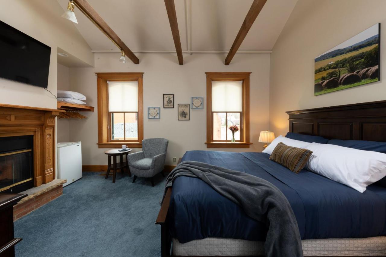 Riverboat Suites Galena Buitenkant foto